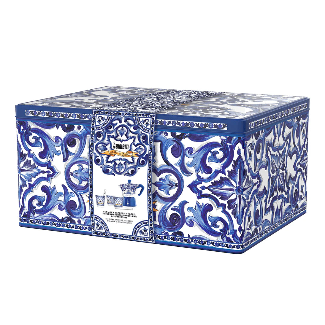 Bialetti X Dolce&Gabbana Blue Mediterranean gift set with 3-cup Moka coffee maker and stirrer, featuring vibrant blue design.