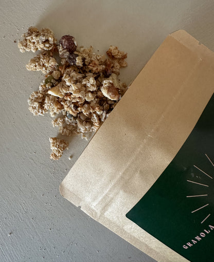 dark chocolate, nut & seed granola ☁️