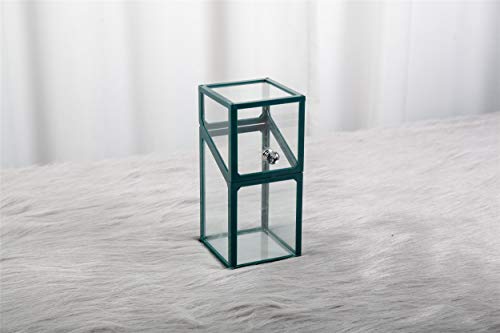 London Boutique large makeup organiser with lid, dustproof pearls, in pine green, holding cosmetics and makeup brushes.