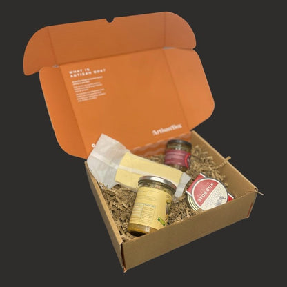 ARTISAN 'PICKY BITS' CHEESE & CONDIMENTS BOX