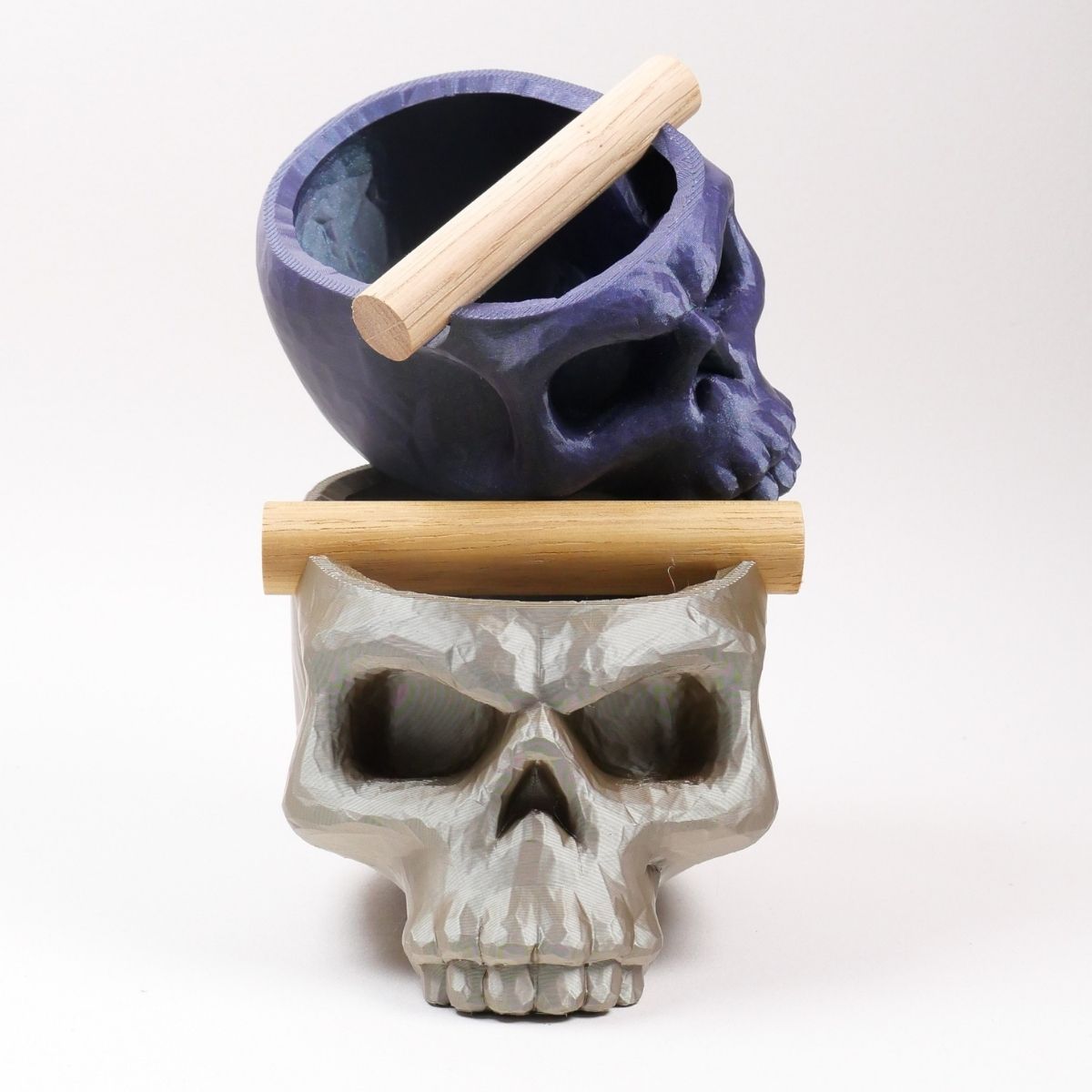 Gothic Skull Espresso Knock Box with Oak Bar by KNOCDIC®, featuring a dark skull design and wooden bar for coffee tampering.
