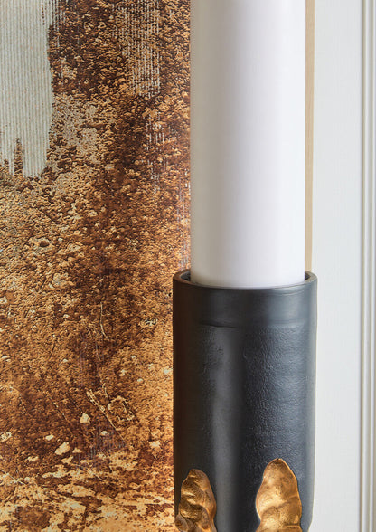 Abstract gold foil wall art by Orsina, Astratto design on a neutral background