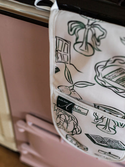 Avalon Home UK oven glove featuring a spring and summer floral design for kitchen safety and style.