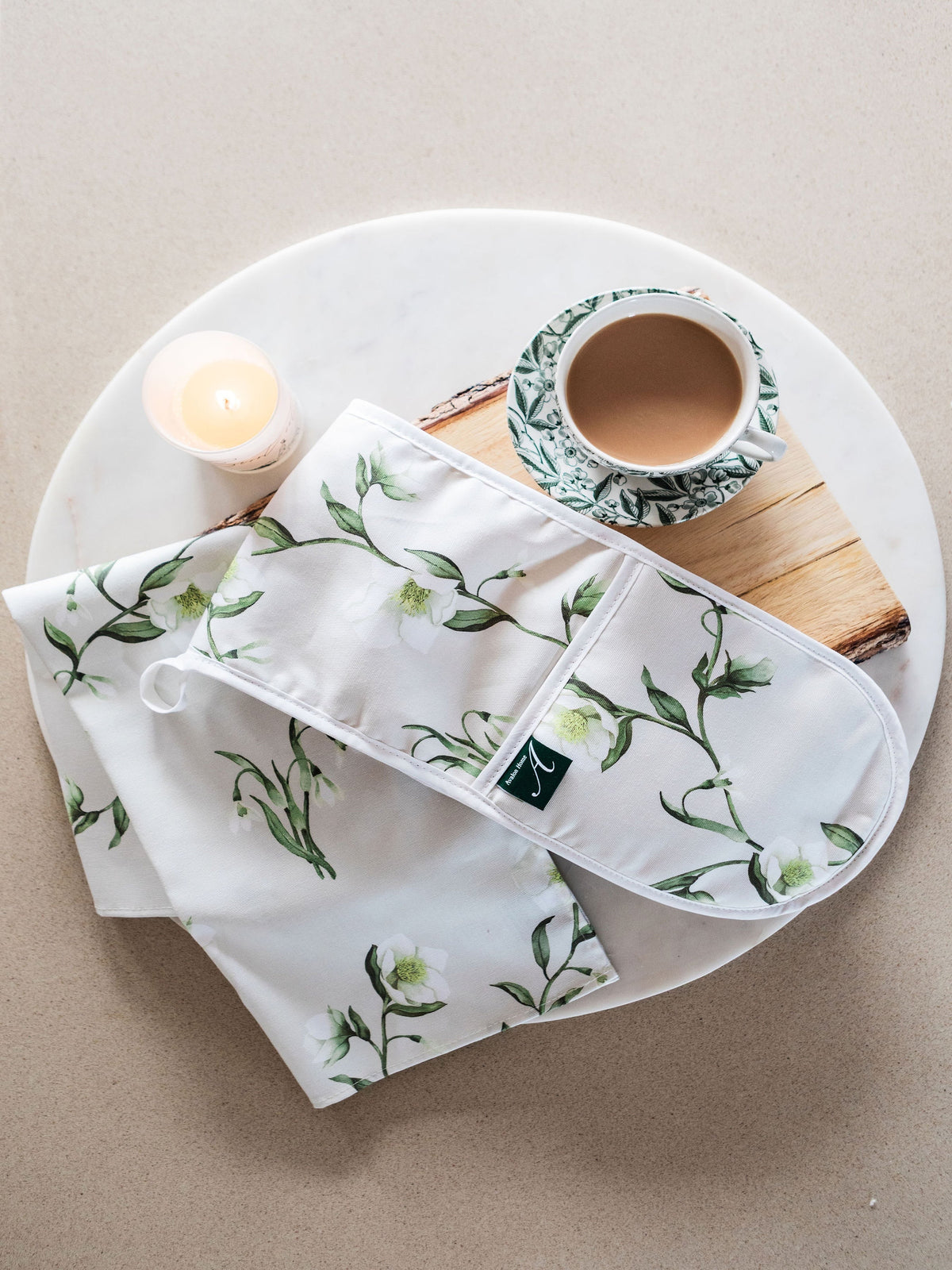 Avalon Home UK snowdrop and hellebore oven glove with floral design, perfect for kitchen use and heat protection.