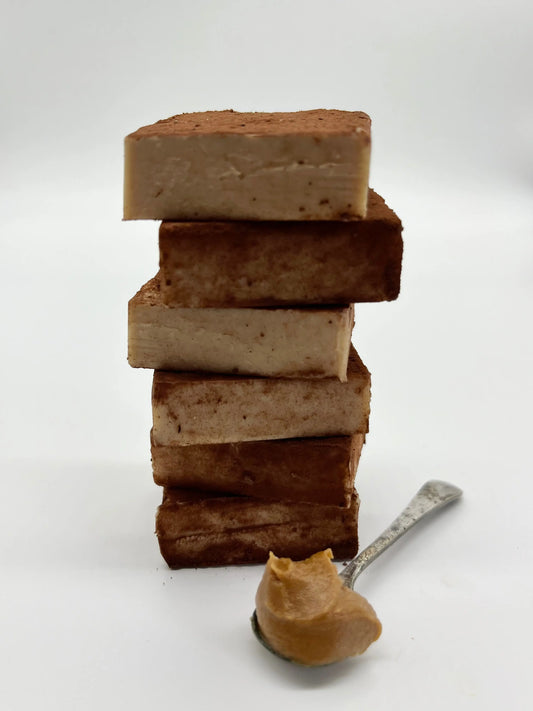 Gorvett & Stone Caramel Biscuit Meltaways with smooth caramel filling inside a crisp biscuit shell.