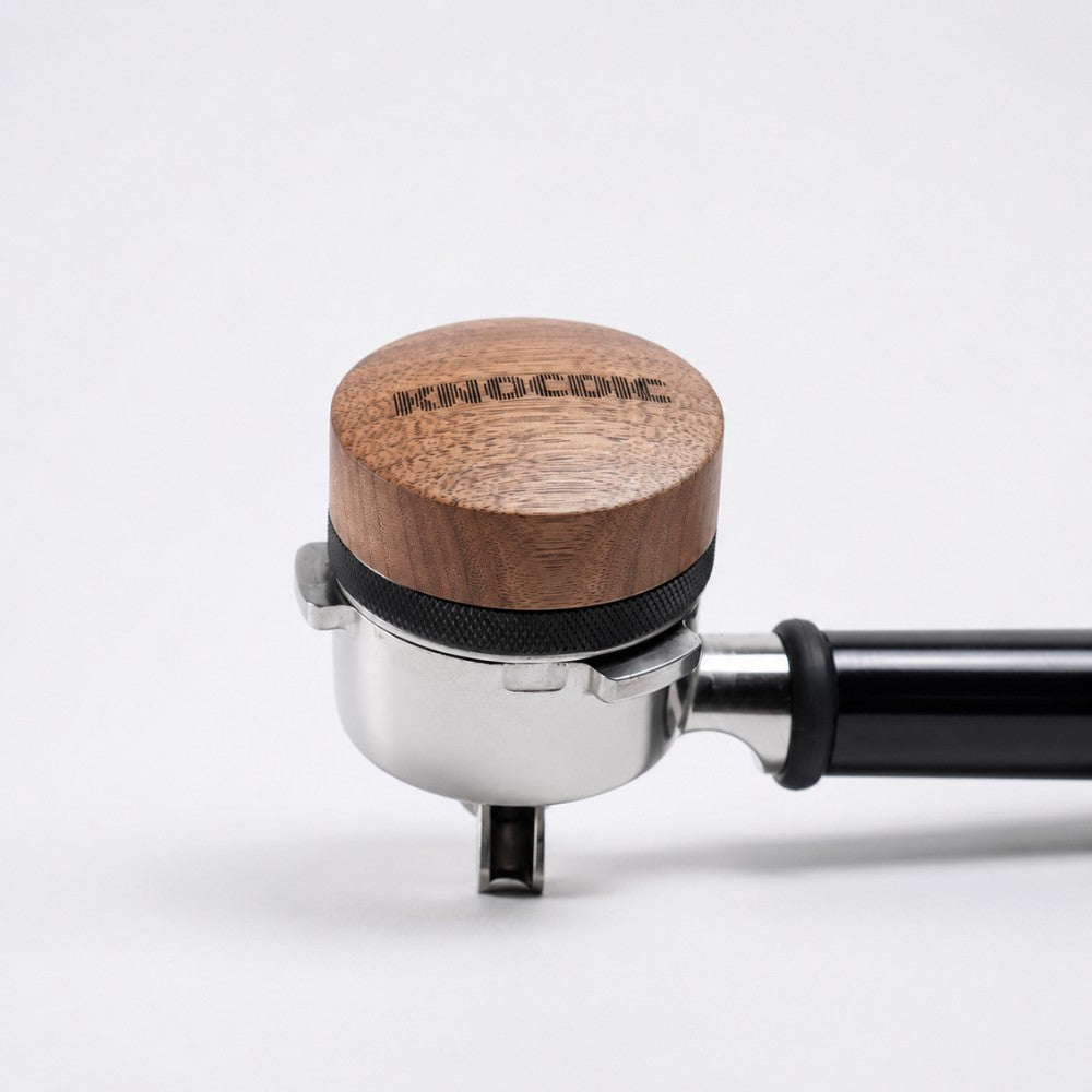 KNOCDIC® Walnut adjustable espresso distribution tool with ergonomic handle, designed for precise coffee tamping and leveling.