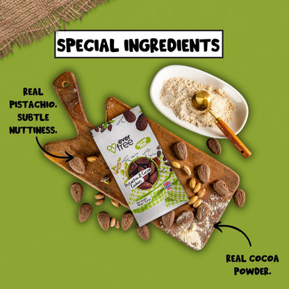 EverFree gluten-free pistachio and cocoa cookie showing a crispy, nutty cookie with pistachio pieces and rich cocoa flavor.