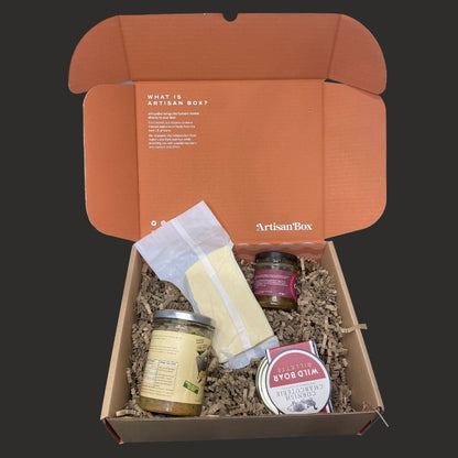 ARTISAN 'PICKY BITS' CHEESE & CONDIMENTS BOX