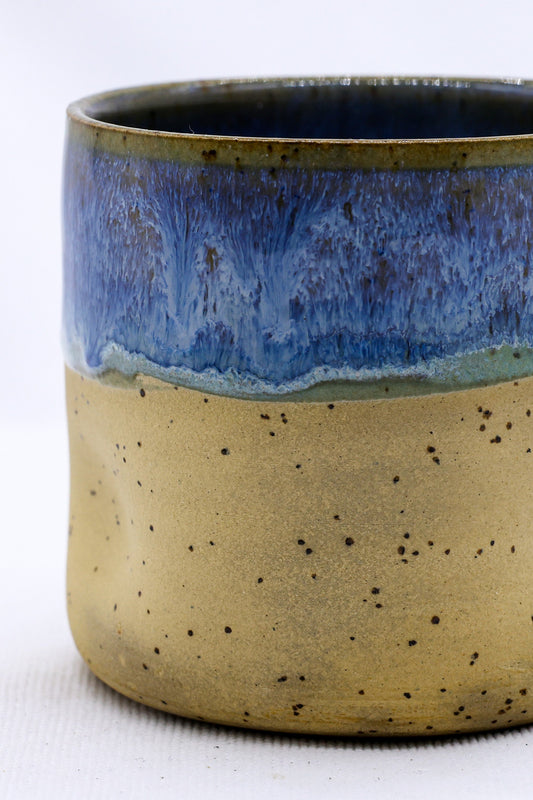 Handmade ceramic stoneware cup from Ribera Handmade Ceramics with a sleek, modern design and Goccia Goccia pattern.