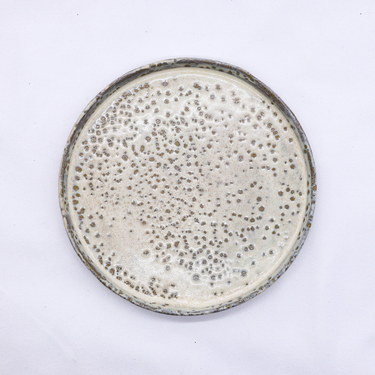 23 cm Saltfoam stoneware ceramic dinner plate by Ribera Handmade Ceramics, handcrafted with a textured saltfoam finish.