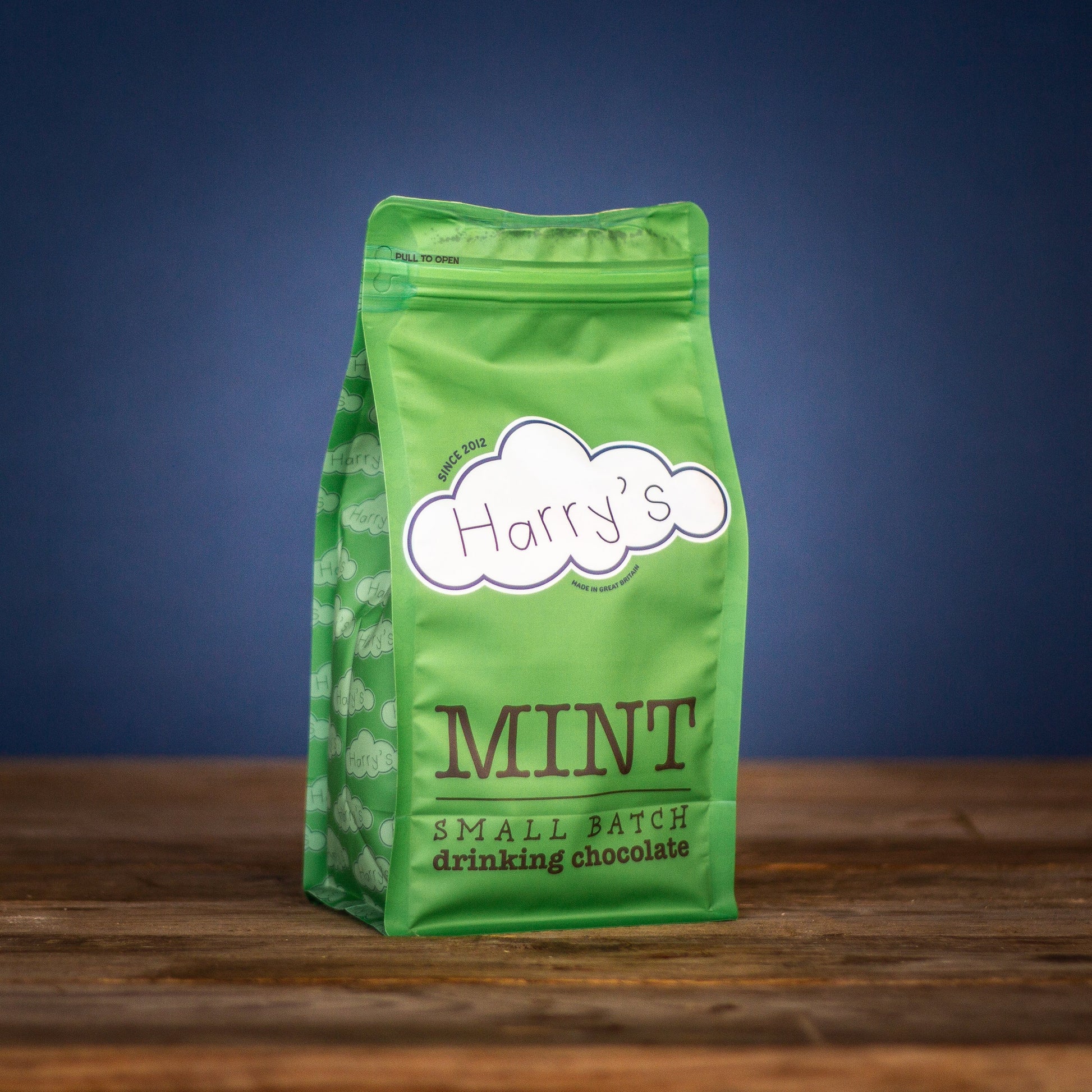 Harry's Hot Chocolate Mint 44% hot chocolate in a 1kg bag, showing vibrant mint-flavored hot chocolate powder.