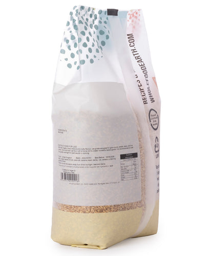 Whole Food Earth oat groats in a 2kg bag, showing the whole, unprocessed oat grains ready for cooking or baking.