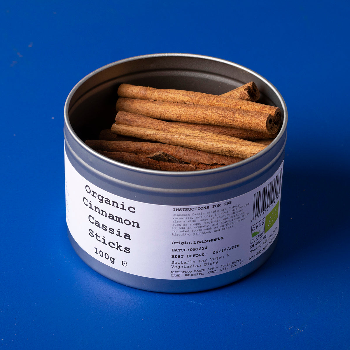 Organic cinnamon cassia sticks from Wild Elephant, 100g, fresh whole herbs and spices for cooking and baking.