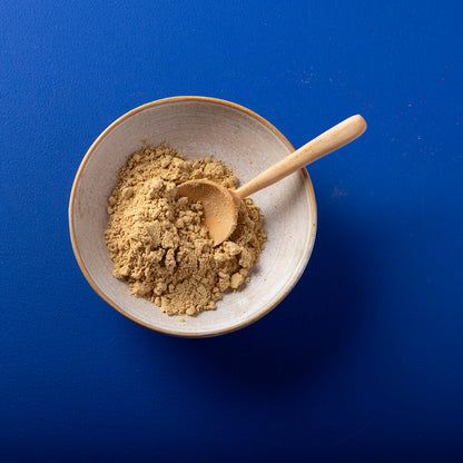 Organic ground ginger from Whole Food Earth, a 100g herbs and spices jar with fresh, finely ground ginger roots.