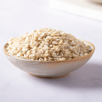 Organic rice flakes from Whole Food Earth, close-up of light, crispy rice flakes used in cereals and breakfast dishes.