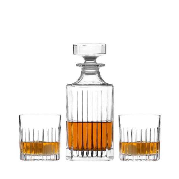 Glassware UK Broadway 3-piece whisky decanter set with matching glasses in a gift box, ideal for whiskey storage and presentation.