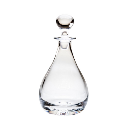 Elegant glass teardrop-shaped wine decanter by Glassware UK, 0.75L capacity, with a sleek crystal design for aerating wine.