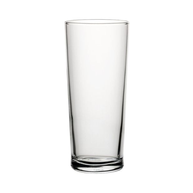 Clear 580ml straight-sided beer glass tankard from Glassware UK, showcasing its sturdy design and transparent glass material.