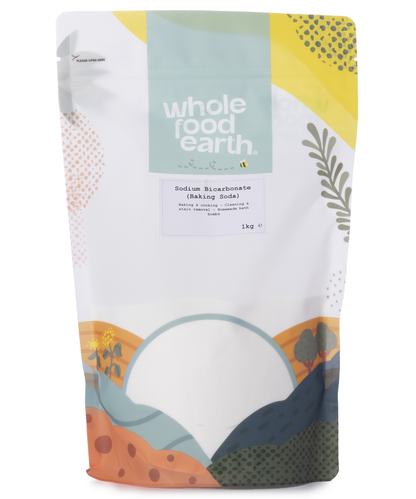 1kg of Whole Food Earth sodium bicarbonate baking soda, a mineral salt used for baking and cleaning, shown in a clear image.