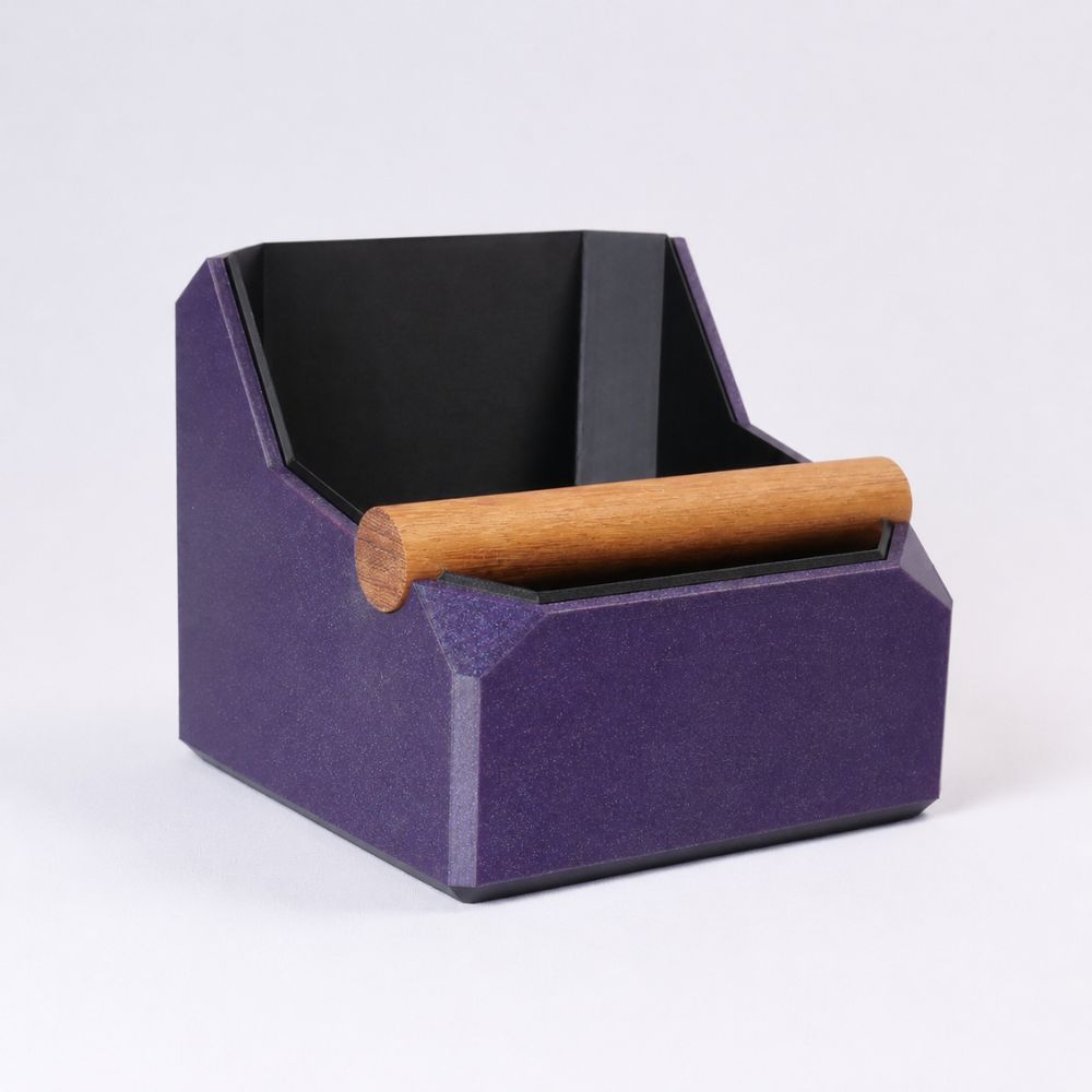 Square coffee knock box with galaxy purple finish and real oak knock bar, ideal for espresso coffee preparation by KNOCDIC®.