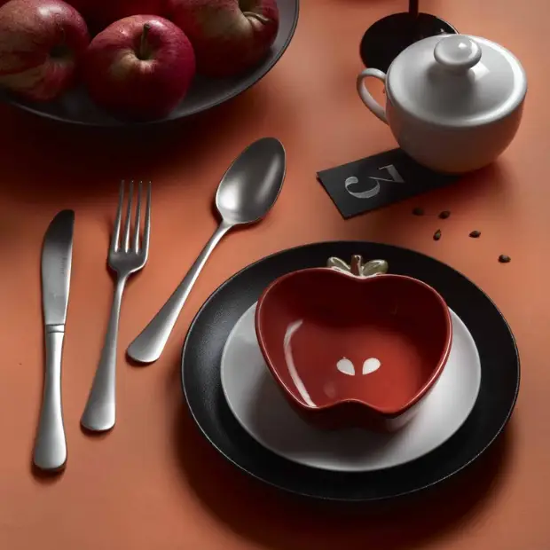 Glassware UK Pintinox Stresa Mystique table spoon, elegant cutlery piece with a polished finish for dining use.