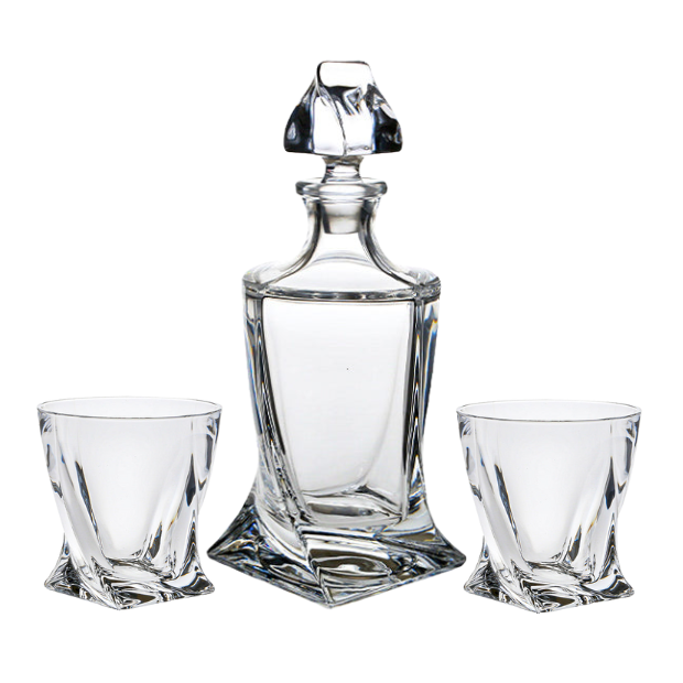 Glassware UK Crystalite 3-piece whisky decanter set with 0.85L glass bottles and stoppers, elegant and clear for whiskey storage