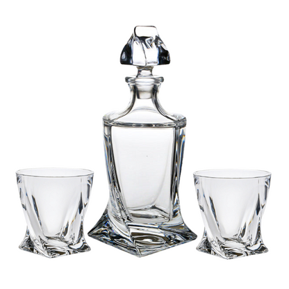 Glassware UK Crystalite 3-piece whisky decanter set with 0.85L glass bottles and stoppers, elegant and clear for whiskey storage