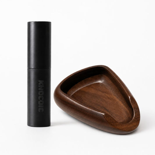 KNOCDIC® Walnut coffee tray with a bean dosing bowl and RDT spray bottle for optimal espresso preparation.