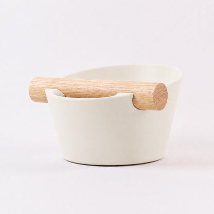 KNOCDIC® Nordic Coffee Knock Box in ivory white with a real oak wood bar for espresso grounds disposal.