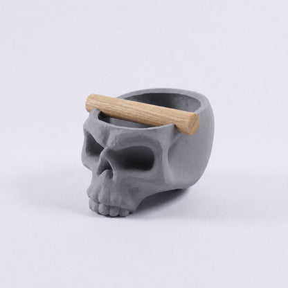 Gothic skull espresso knock box with oak bar by KNOCDIC® in ash grey, featuring a skull-shaped design for coffee enthusiasts.