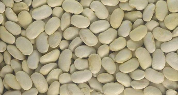 Whole Food Earth butter beans in a bowl, showcasing large, creamy, GMO-free, vegan pulses with no added sugar.