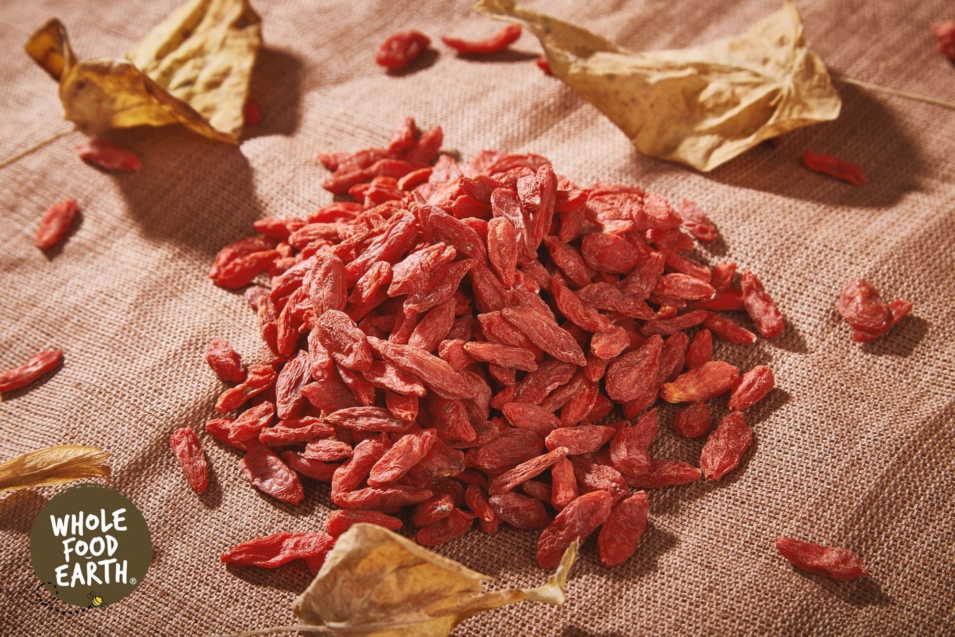 Dried Goji Berries from Whole Food Earth, GMO-free raw sundried dried fruits with vibrant red color.