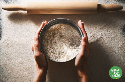 Organic Kamut Flour from Whole Food Earth in 500g, 1kg, 2kg, 3kg, or 16kg packages, showcasing a bag of GMO-free flour.