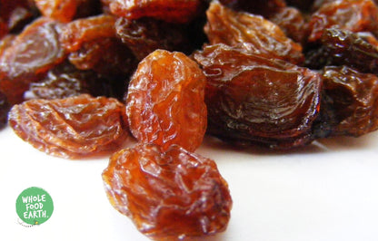 Whole Food Earth Thompson Seedless Raisins, GMO-free dried fruits with no added sugar, vegan and dairy-free snack.